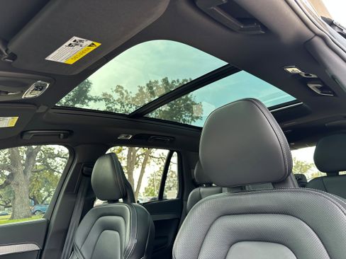 Used 2022 Volvo XC90 T8 R-Design w/ Advanced Package image 24