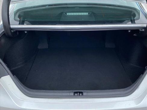 Used 2018 Toyota Camry XSE FWD image 11