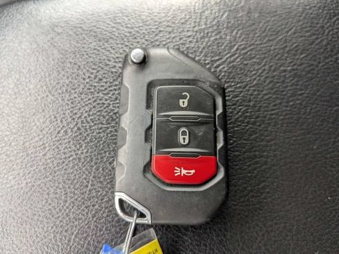 Used 2024 Jeep Wrangler Unlimited Sport AWD/4WD image 33