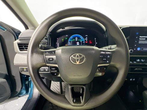 Used 2025 Toyota Camry LE FWD image 15