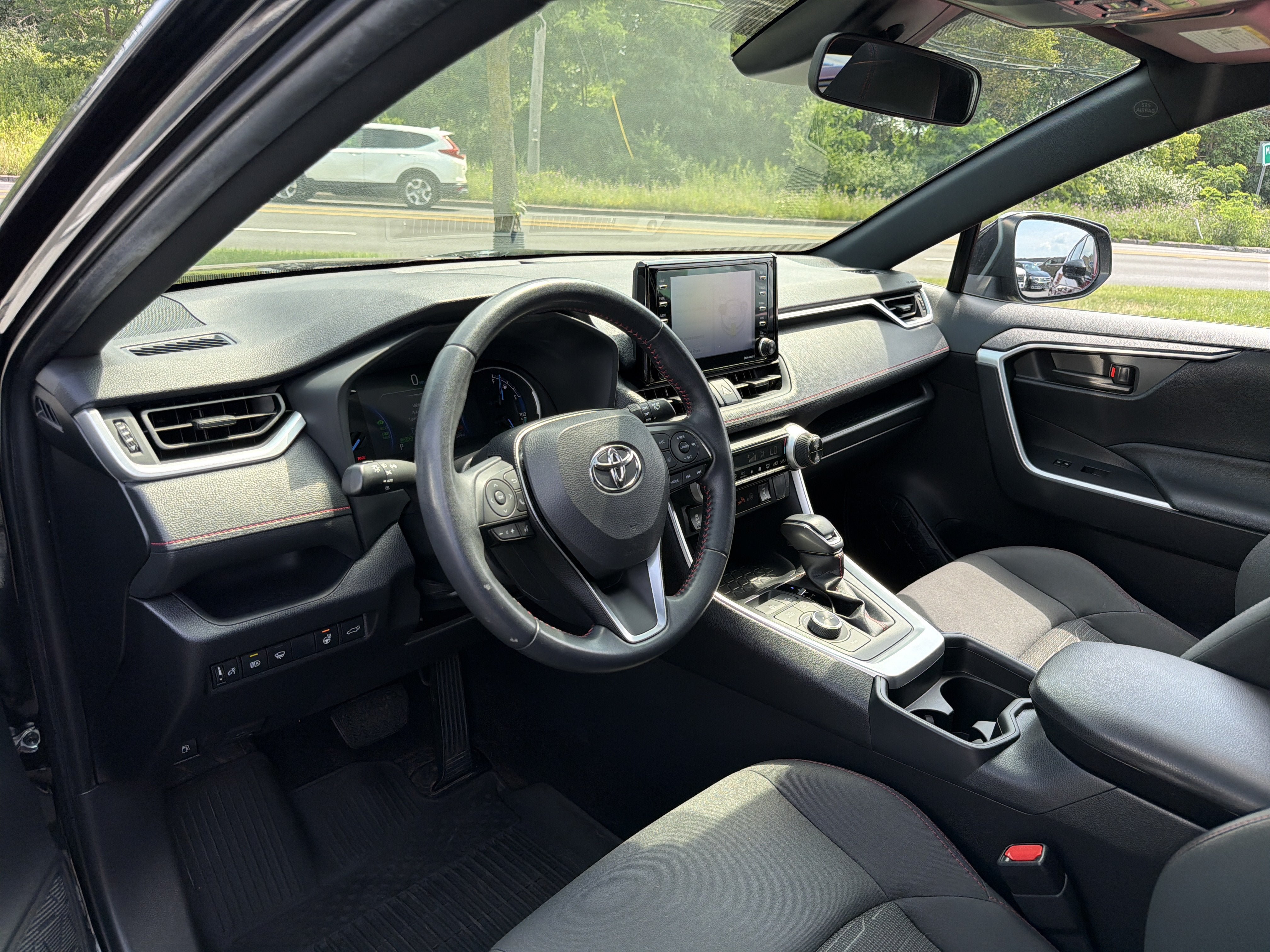 Used 2021 Toyota RAV4 SE w/ Weather & Moonroof Package AWD/4WD image 9