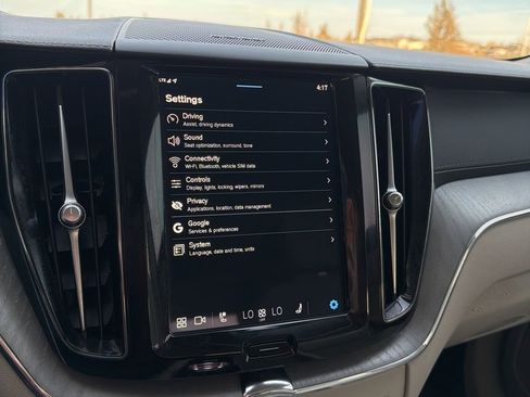 Used 2024 Volvo XC60 B5 Ultimate w/ Protection Package Premier image 23