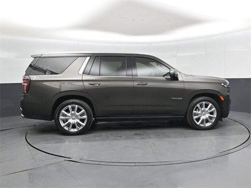 Used 2021 Chevrolet Tahoe High Country image 2