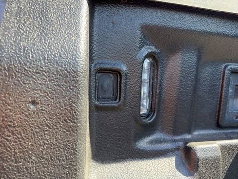 Used 2022 Ford F250 Lariat w/ Tremor Off-Road Package image 32