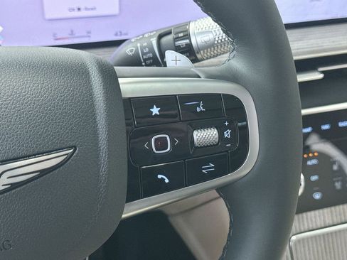 Used 2025 Genesis GV80 2.5T Advanced image 16