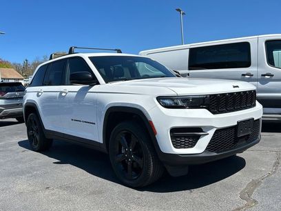 Used 2023 Jeep Grand Cherokee Altitude