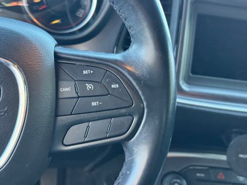 Used 2020 Dodge Challenger SXT image 15