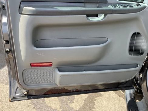 Used 2003 Ford F250 XLT image 10