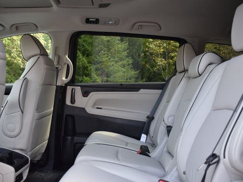 New 2026 Honda Odyssey Touring image 14