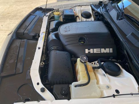 Used 2009 Dodge Challenger R/T RWD image 40