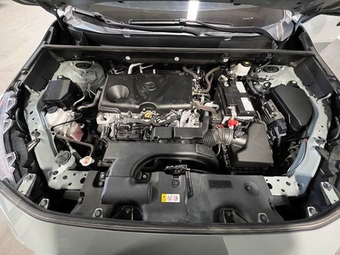 Used 2021 Toyota RAV4 XLE image 27
