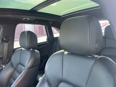 Used 2022 Porsche Macan S w/ Premium Package Plus image 20