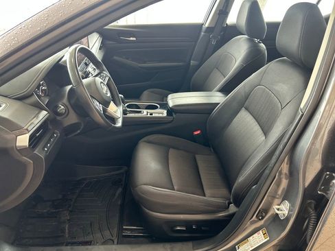 Used 2024 Nissan Altima 2.5 SV w/ SV Premium Package AWD/4WD image 11