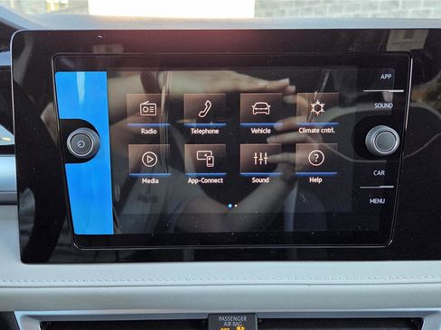 New 2026 Volkswagen Taos SE image 17