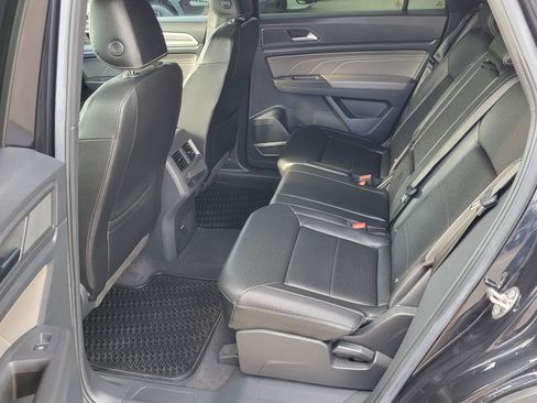 Used 2023 Volkswagen Atlas Cross Sport SE FWD image 13