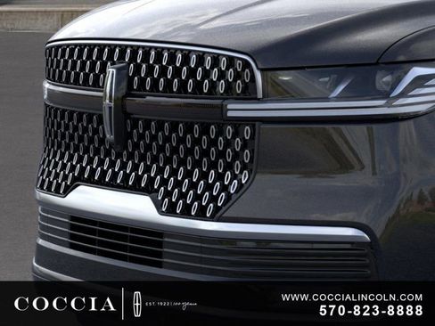 New 2025 Lincoln Navigator Reserve image 17