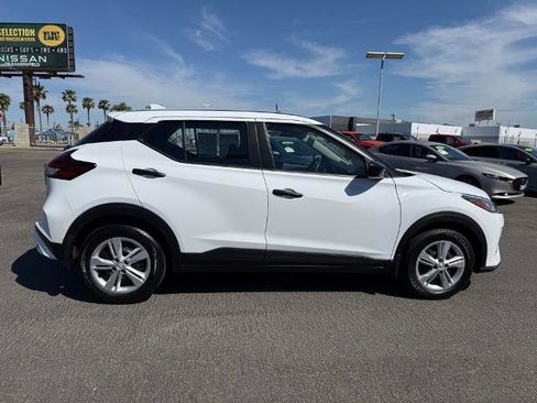 Certified 2025 Nissan Kicks Play S FWD image 7