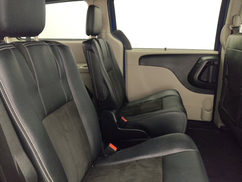 Used 2020 Dodge Grand Caravan SXT w/ Driver Convenience Group FWD image 19
