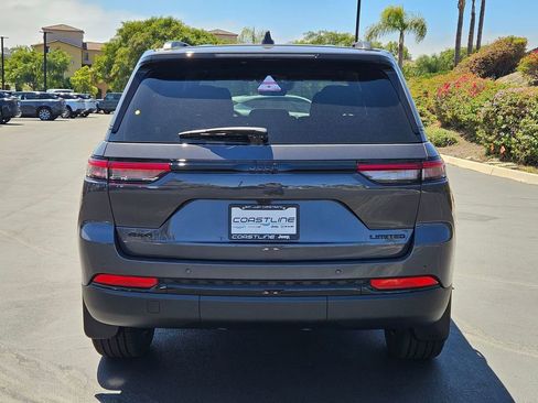 New 2025 Jeep Grand Cherokee Limited w/ Black Appearance Package image 3