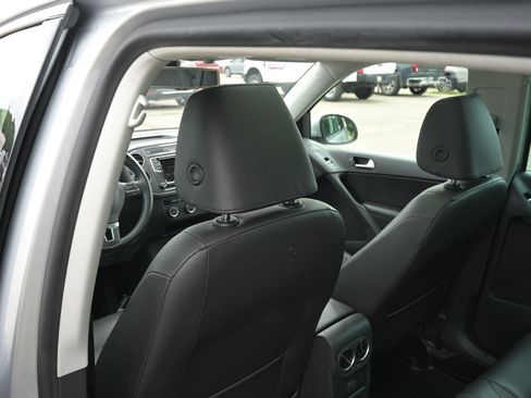 Used 2017 Volkswagen Tiguan Wolfsburg Edition AWD/4WD image 31