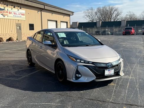 Used 2021 Toyota Prius Prime Limited image 21