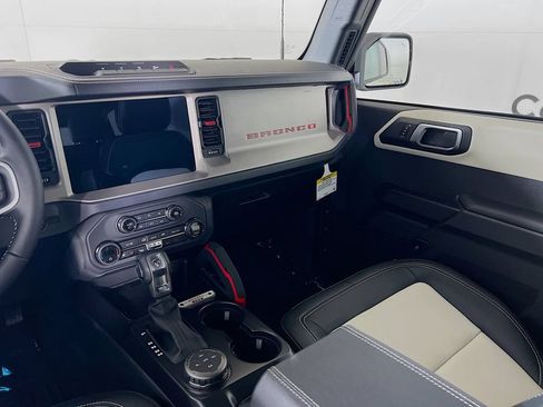 New 2026 Ford Bronco Outer Banks w/ Sasquatch Package AWD/4WD image 27