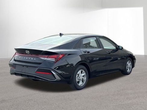New 2026 Hyundai Elantra Sport FWD image 3