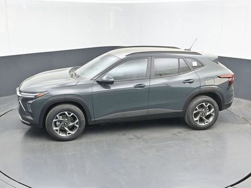 New 2026 Chevrolet Trax LT FWD image 34