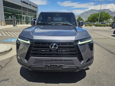 Used 2026 Lexus GX 550 w/ Cold Area Package AWD/4WD image 2