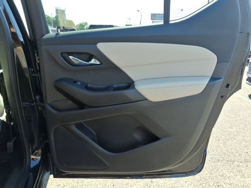 Used 2023 Chevrolet Traverse LS AWD/4WD image 27