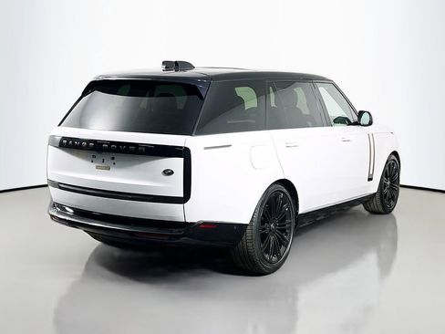 Used 2022 Land Rover Range Rover Long Wheelbase SE image 5