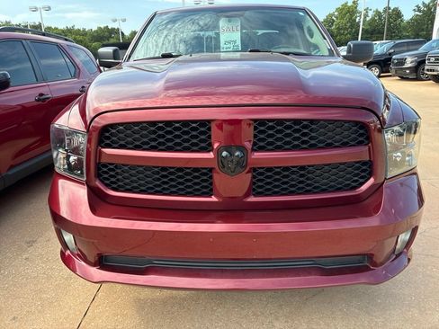 Used 2019 RAM 1500 Express w/ Express Value Package AWD/4WD image 2