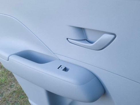 New 2027 Hyundai Kona SE FWD image 20