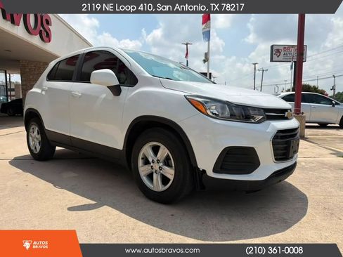 Used 2021 Chevrolet Trax LS w/ Tint and Cruise Package FWD image 2
