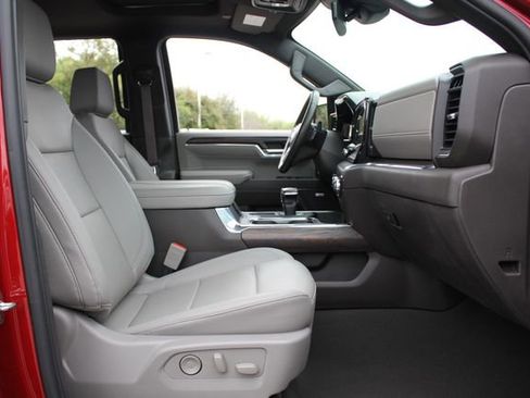 Used 2024 GMC Sierra 1500 SLT image 25