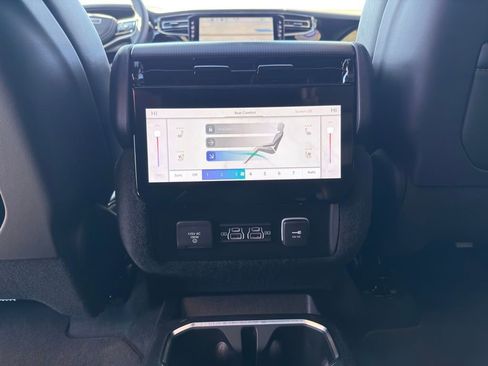 New 2026 Jeep Grand Wagoneer Summit w/ Premium Group III AWD/4WD image 34