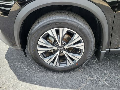 Used 2023 Nissan Rogue SV FWD image 4