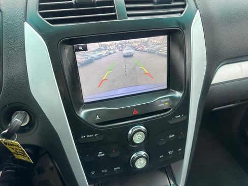 Used 2015 Ford Explorer XLT w/ Equipment Group 201A image 35