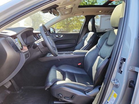 Certified 2024 Volvo XC60 B5 Ultimate w/ Protection Package Premier AWD/4WD image 11