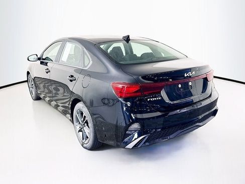 Certified 2023 Kia Forte LXS FWD image 7