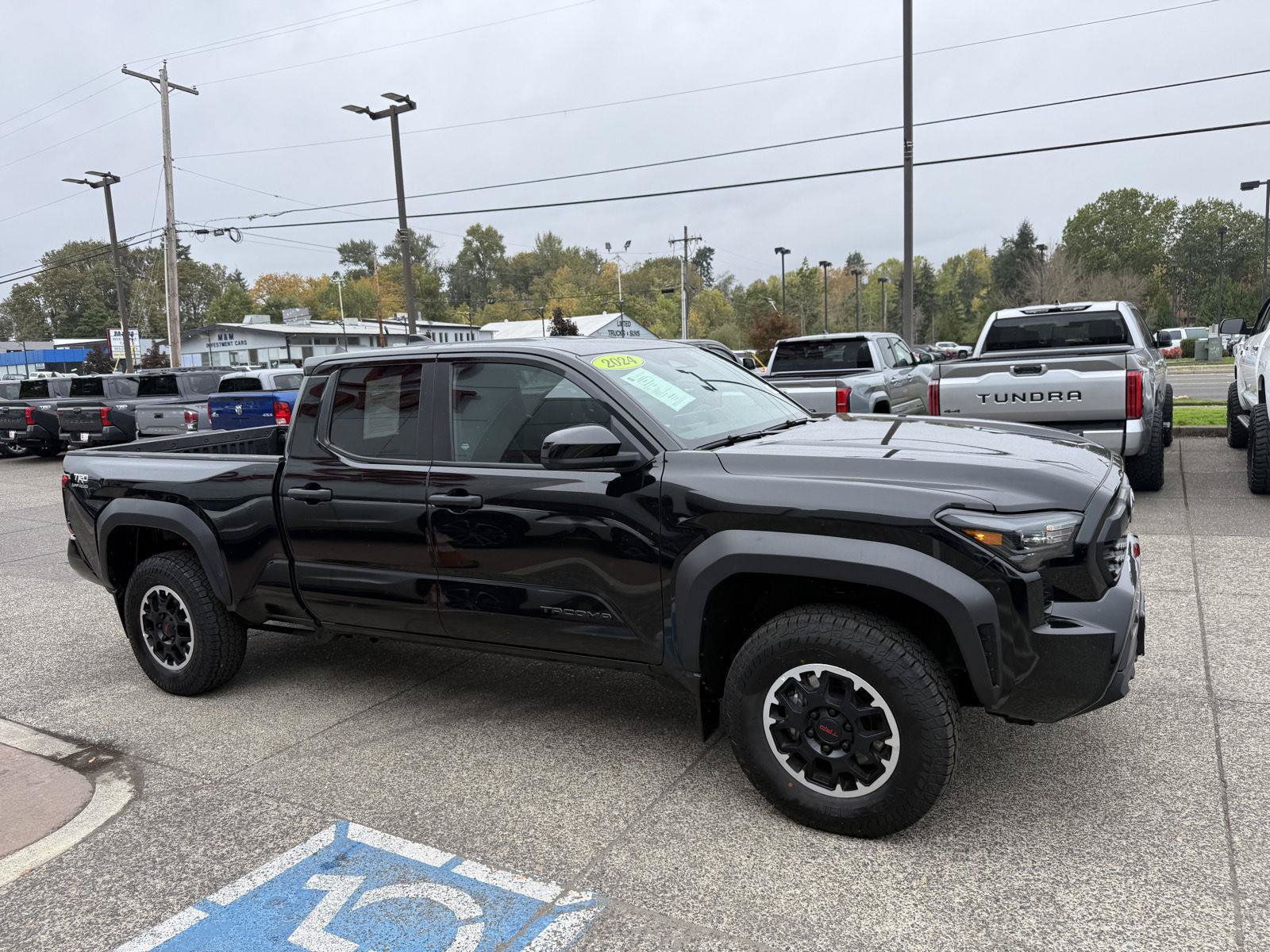 Used 2024 Toyota Tacoma TRD Off-Road AWD/4WD image 7