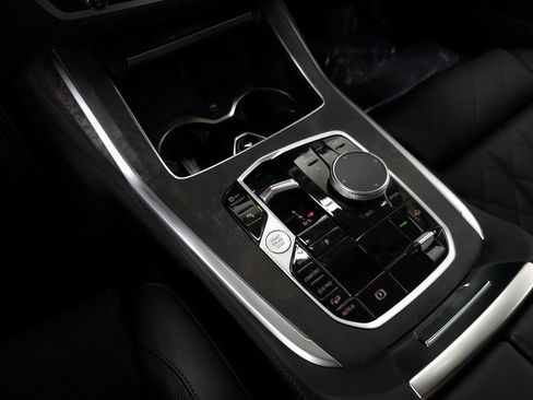 Used 2026 BMW X7 xDrive40i w/ Premium Package image 29