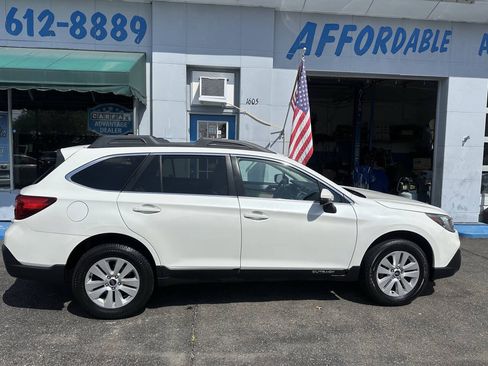 Used 2019 Subaru Outback 2.5i Premium AWD/4WD image 5