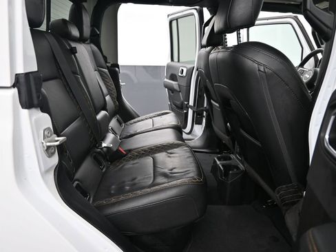 Used 2023 Jeep Gladiator Overland AWD/4WD image 15