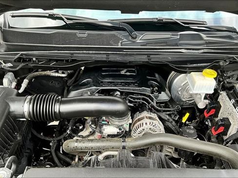 Used 2022 RAM 1500 Laramie AWD/4WD image 9
