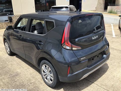Used 2023 Kia Soul LX FWD image 6