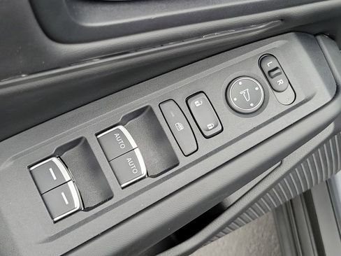 Certified 2025 Honda Accord SE image 19