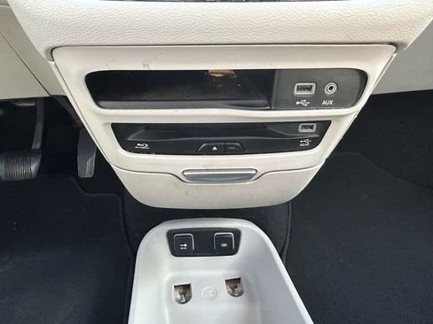 Used 2017 Chrysler Pacifica Touring-L Plus w/ Uconnect Theatre Group image 19