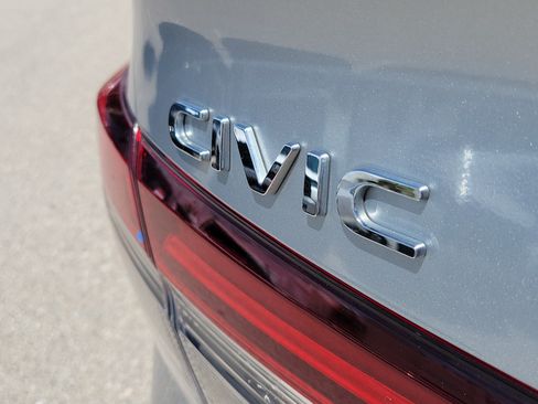 Used 2025 Honda Civic Sport image 9