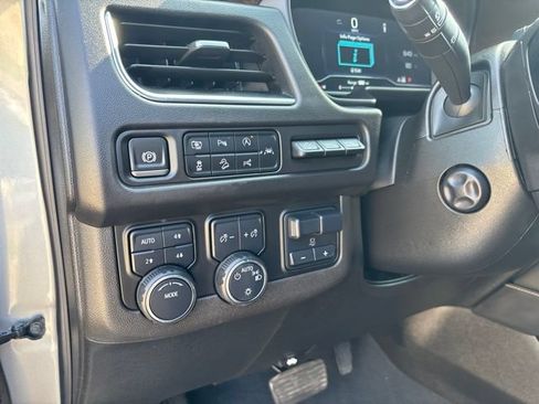 Used 2024 Chevrolet Suburban Premier w/ Advanced Technology Package AWD/4WD image 18